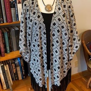 Cache sheer black/white fringed jacket 🌹